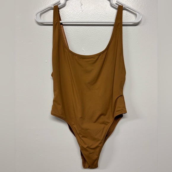 Skims Tan/Yellow Scoop Neck One Piece Swim Suit Size Large - Picture 1 of 4